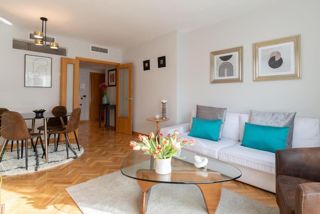 Apartamento Vivienda Con Zona De Trabajo, Piscina Y Parking Madrid Exterior foto