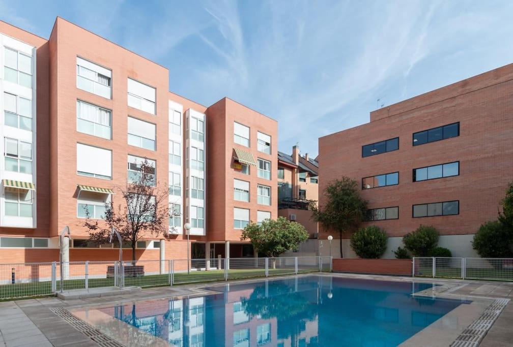 Apartamento Vivienda Con Zona De Trabajo, Piscina Y Parking Madrid Exterior foto